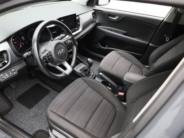 Kia Stonic (2021) — foto 8 van 40