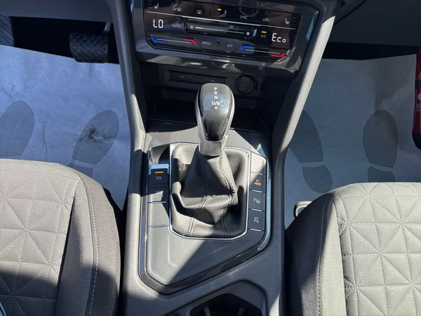 VOLKSWAGEN Tiguan eHybrid (PHEV) (2021) — foto 9 van 20