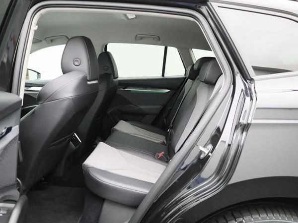 Škoda Enyaq iV (2023) — foto 43 van 43