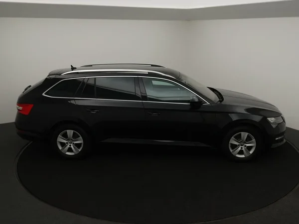Škoda Superb (2024) — foto 10 van 29
