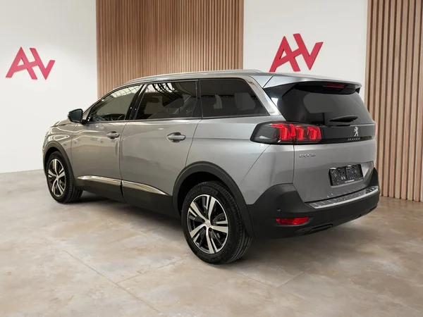 Peugeot 5008 (2021) — foto 27 van 28