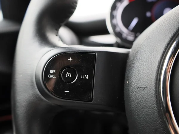 MINI Cooper (2022) — foto 11 van 40
