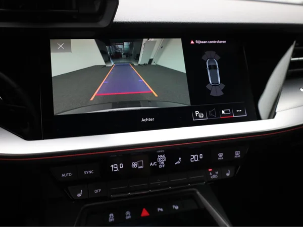 AUDI A3 Sportback (2024) — foto 13 van 21