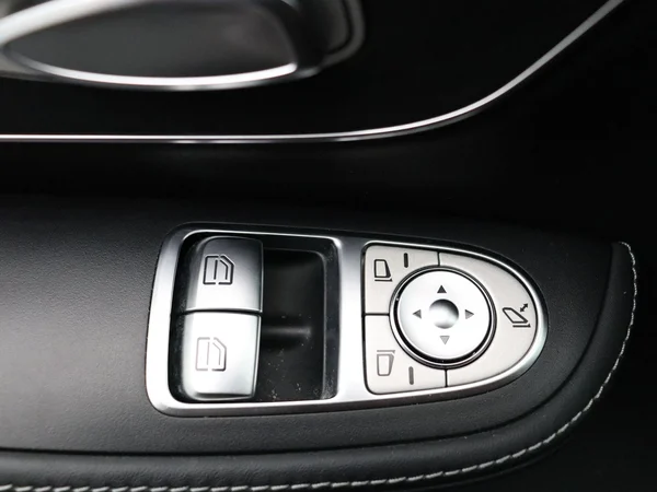 Mercedes-Benz V-Klasse (2024) — foto 2 van 36