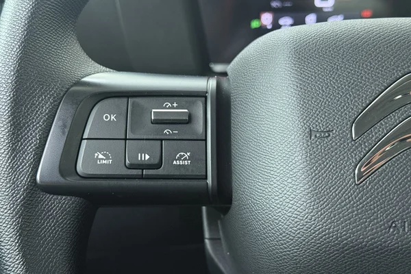 Citroen C4 (2022) — foto 5 van 22