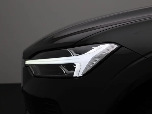 Volvo XC60 (2021) — foto 8 van 44