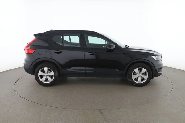 Volvo XC40 (2021) — foto 13 van 16