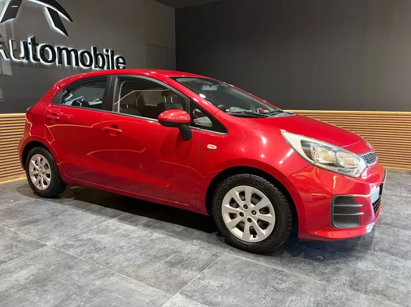 Kia Rio (2015) — foto 9 van 19