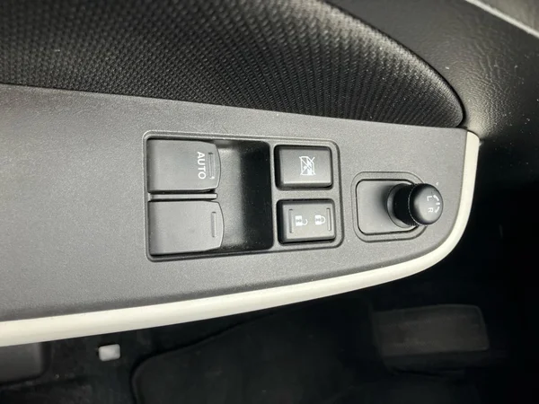 SUZUKI Swift (2020) — foto 8 van 25