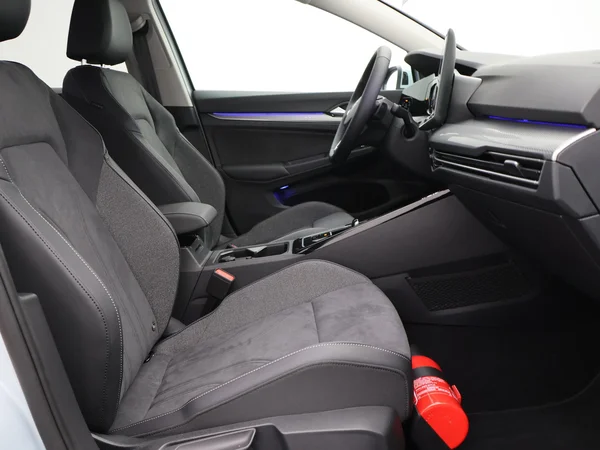 VOLKSWAGEN Golf VIII (2025) — foto 4 van 27