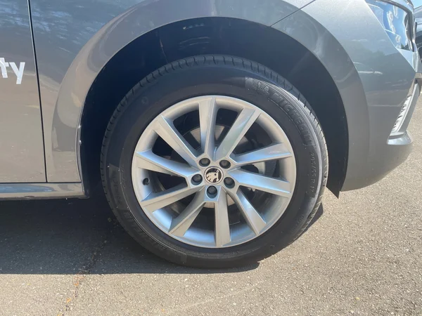 SKODA Kamiq (2025) — foto 11 van 22