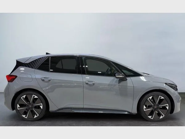 Cupra Born (2025) — foto 23 van 29