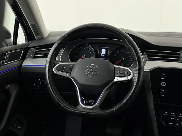 VOLKSWAGEN Passat Variant (2022) — foto 14 van 33
