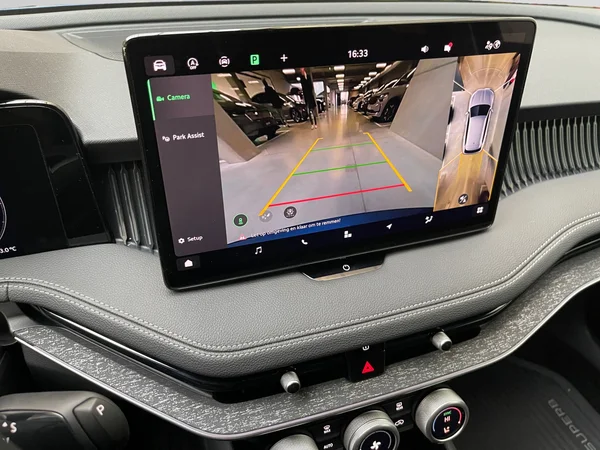 SKODA Superb Combi (2025) — foto 7 van 19