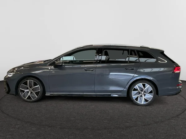 VOLKSWAGEN Golf VIII SW (2025) — foto 12 van 22
