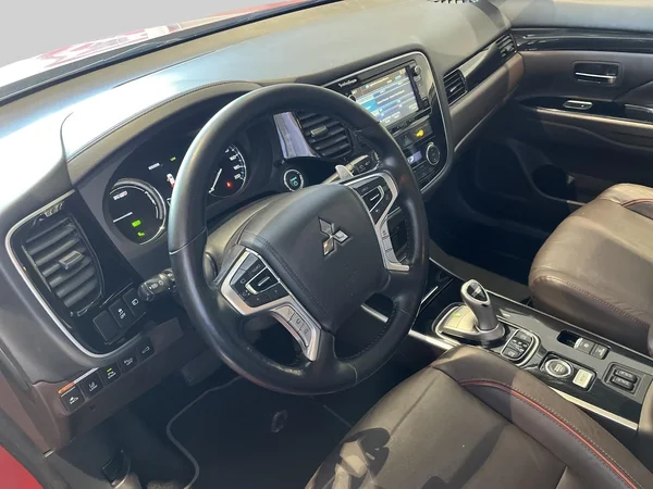 Mitsubishi Outlander (2018) — foto 21 van 21