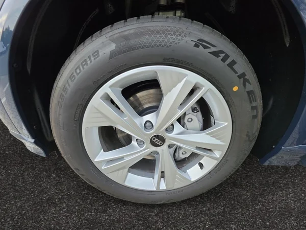 AUDI Q6 e-tron (2026) — foto 16 van 24