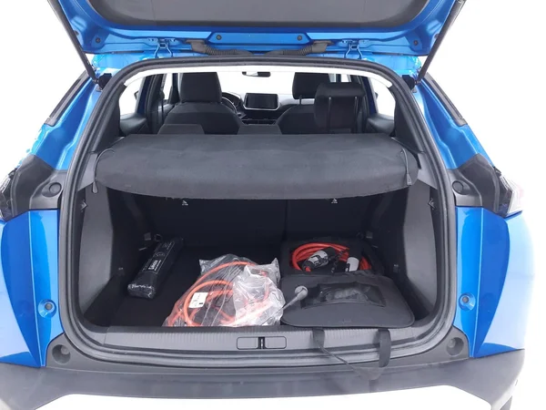 Peugeot E-2008 (2022) — foto 6 van 23