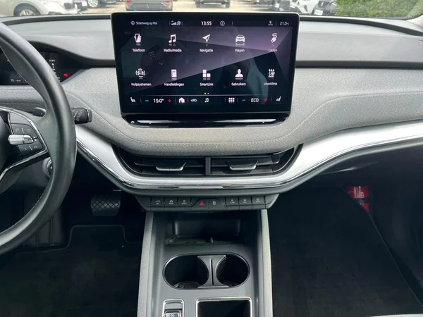 SKODA Enyaq (2022) — foto 3 van 24