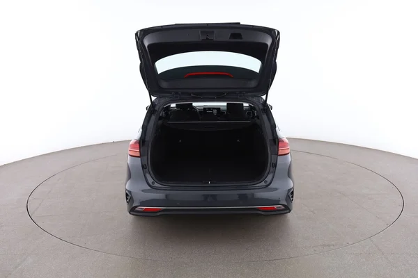 Kia cee'd (2021) — foto 7 van 16
