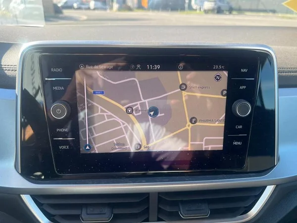 VOLKSWAGEN T-Roc Cabriolet (2023) — foto 25 van 31