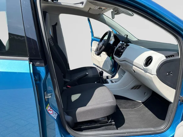 VOLKSWAGEN Up! (2018) — foto 8 van 24