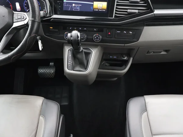 VOLKSWAGEN Transporter T6.1 1400 Caravelle Lwb Dsl (2020) — foto 15 van 27