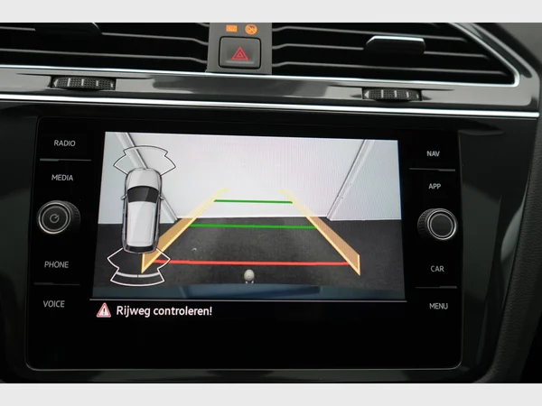VOLKSWAGEN Tiguan eHybrid (PHEV) (2024) — foto 13 van 30
