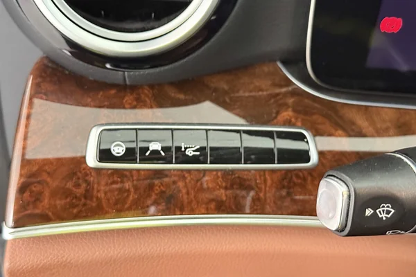 Mercedes-Benz E-Class (W213) (2019) — foto 3 van 34