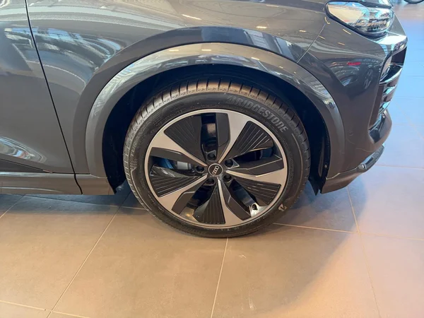 AUDI Q6 Sportback e-tron (2026) — foto 17 van 24