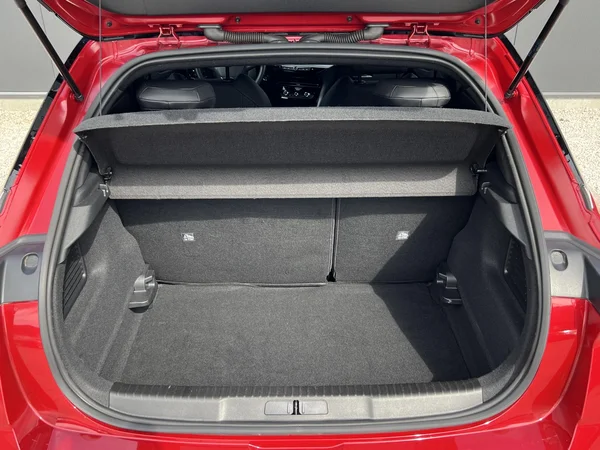 Opel Mokka-e (2022) — foto 19 van 38