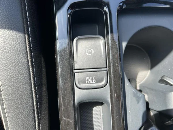 KIA XCeed (2024) — foto 29 van 35