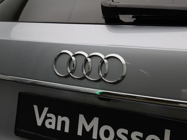 Audi A4 (2023) — foto 30 van 45