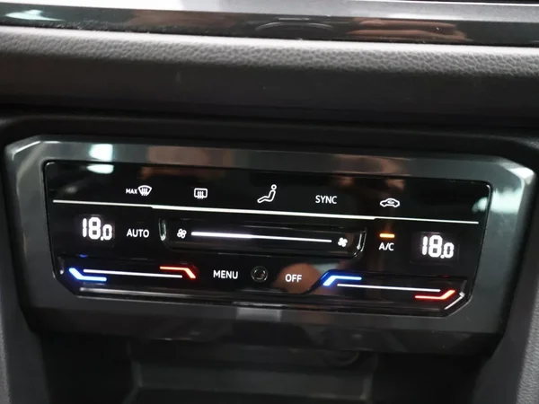 Volkswagen Tiguan (2022) — foto 7 van 29