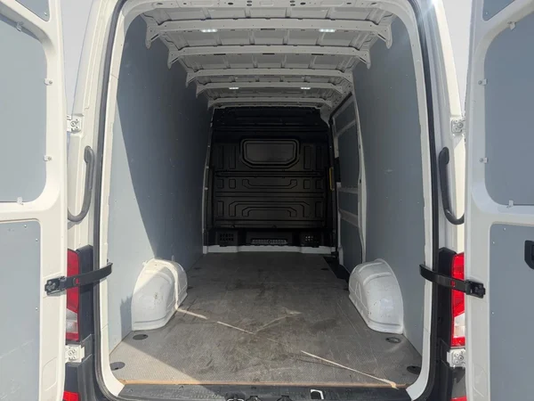 VOLKSWAGEN Crafter 35 Fourgon Mwb HR Dsl (2025) — foto 16 van 19