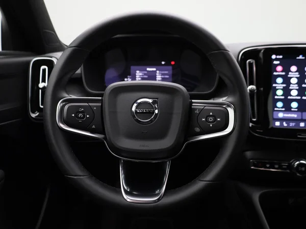 Volvo XC40 (2023) — foto 39 van 41