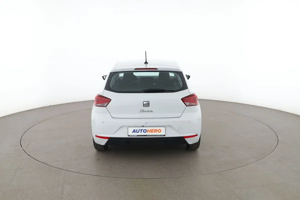 Seat Ibiza (2022) — foto 11 van 16