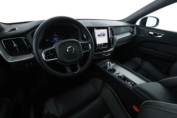 Volvo XC60 (2024) — foto 2 van 16