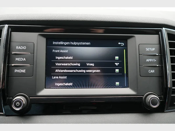 SKODA Karoq (2020) — foto 2 van 26