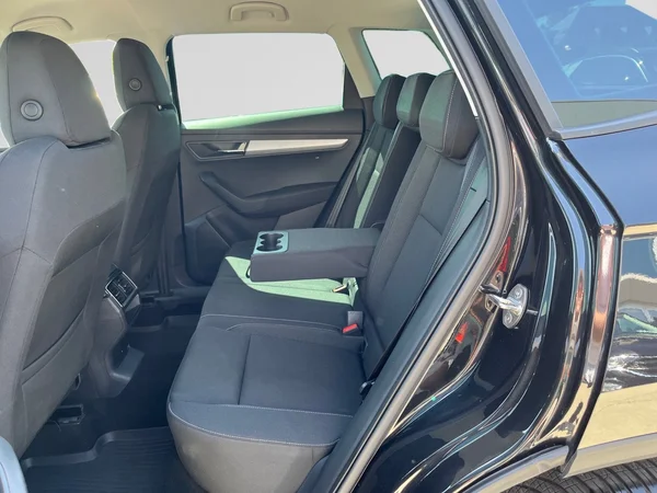 SKODA Karoq (2024) — foto 7 van 22