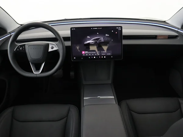 TESLA Model 3 (2025) — foto 30 van 30