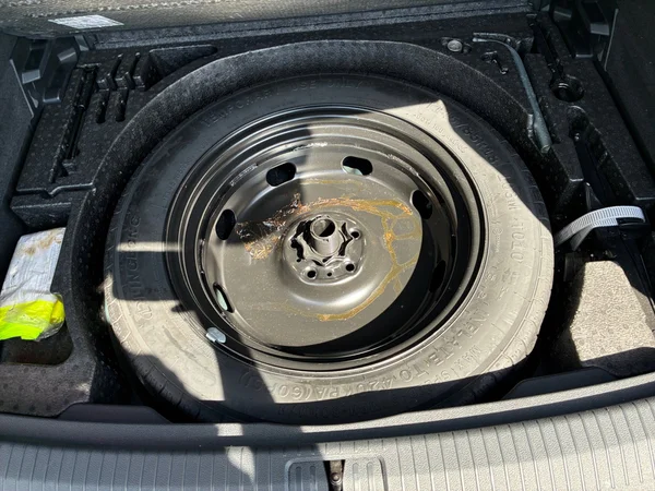 VOLKSWAGEN Tiguan (2022) — foto 16 van 24