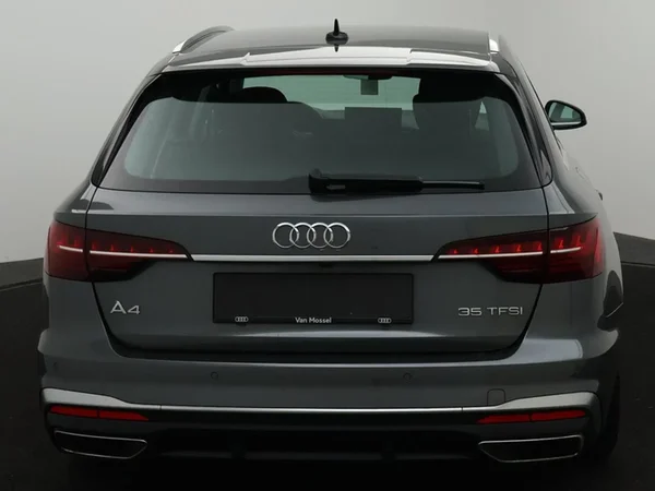 Audi A4 (2022) — foto 21 van 25