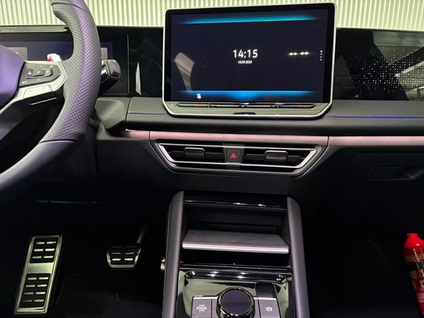 VOLKSWAGEN Tiguan eHybrid (PHEV) (2025) — foto 16 van 24