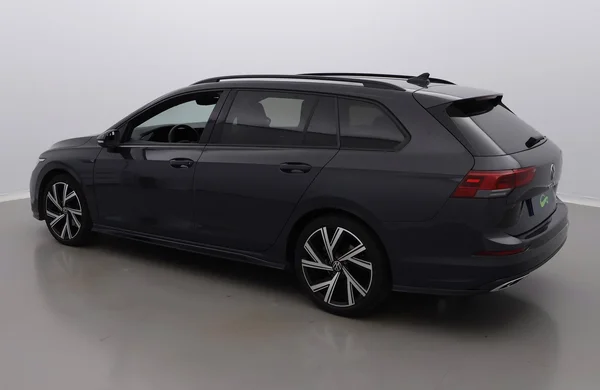 Volkswagen Golf VIII SW (2022) — foto 23 van 29