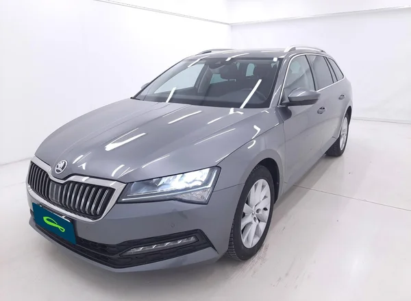 Skoda Superb SW (2022) — foto 23 van 24