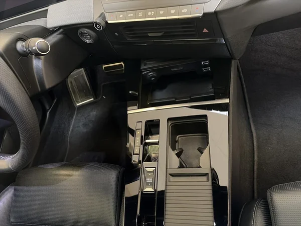 Opel Astra (2023) — foto 11 van 26