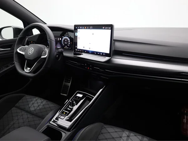 VOLKSWAGEN Golf VIII (2025) — foto 15 van 21
