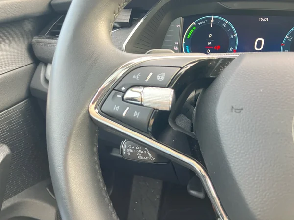 SKODA Octavia Combi PHEV (2024) — foto 24 van 26