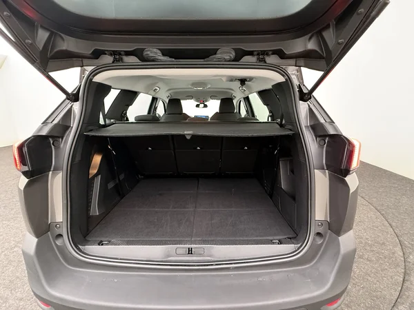 PEUGEOT 5008 (2023) — foto 13 van 26